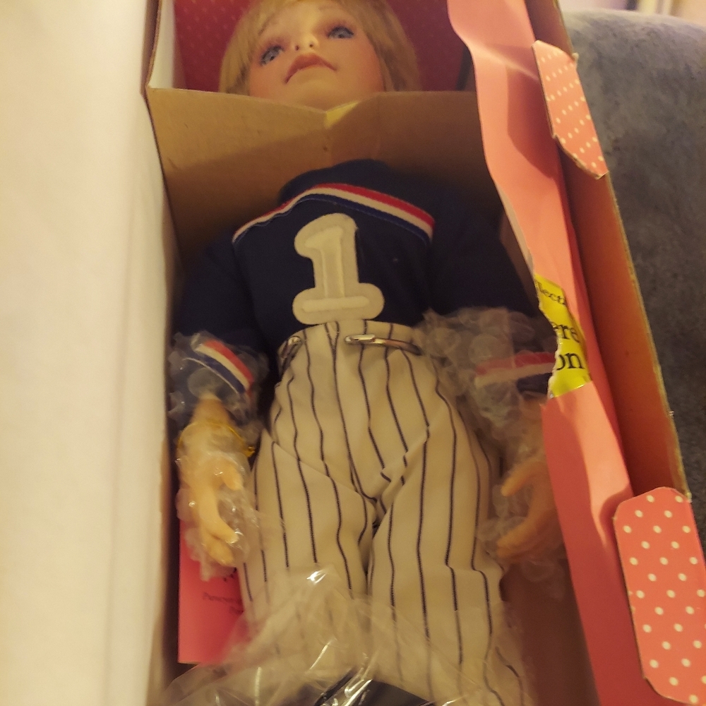 Porcelain doll Sam - Picture 2 of 5